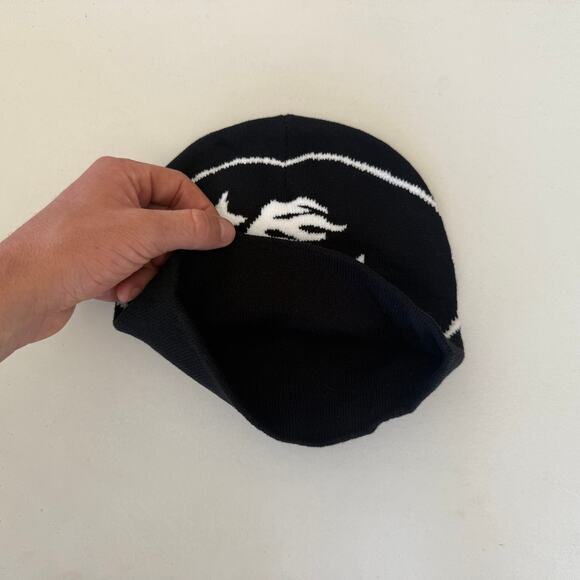 grunge gothic punk star face cozy black and white beanie - Picture 5 of 5